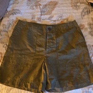 Patagonia Women's Shorts in Olive